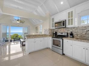 Hospitality Expert F32 Beach front Pool & Chef