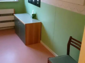 Previous schoolbuilding with gym - Groups and long stays possible