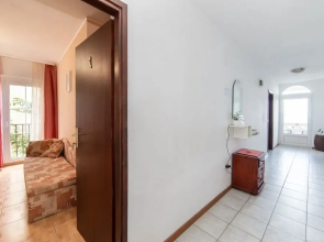 More - 60m From the sea - A4 Dino