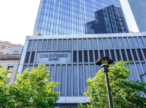 Courtyard Long Island City/New York Manhattan View