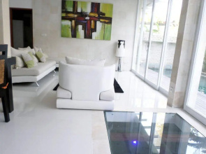 Villa Rumah Putih