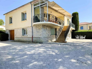 Villa de 5 chambres avec piscine privee jardin clos et wifi a Sablet