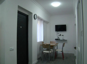 Tabukashvili Deadlock 1,,4 Apartment, Tbilisi