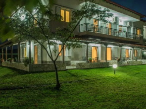 Linaraki Studios & Apartments