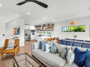 NEW 4 Bed 3 Bath Heated Salt Pool Walk2beach