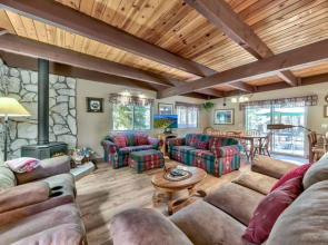 1207s Cabin In The Pines 3 Bedroom Chalet by RedAwning