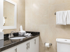 Fortune House Hotel Suites