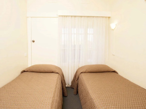 The Club Motel and Apartments