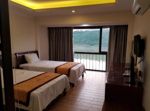Phuc Xuan Resort