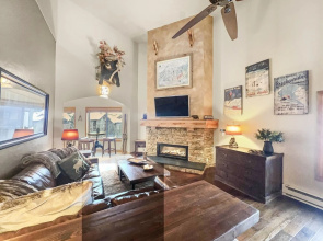 Be410 Bridge End Pet Friendly 3 Bedroom Condo by RedAwning