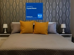 Crystal Room II