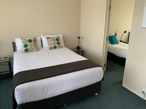 Academy Motor Inn