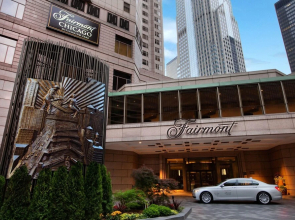 Fairmont Chicago at Millennium Park Gold Experience