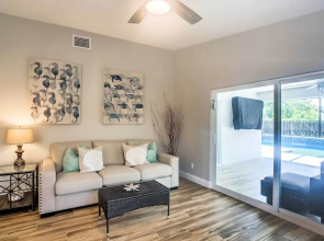 Naples Home w/ Lanai & Pool Near Vanderbilt Beach!
