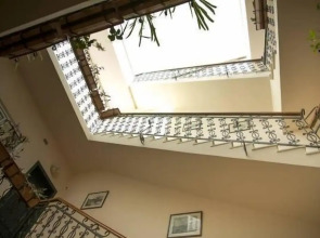 Отель City Walls