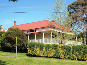 Healesville Garden Accommodation — The Grand Hotel