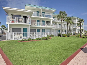 Daytona Beach Studio w/ Oceanfront Balcony & Pool!