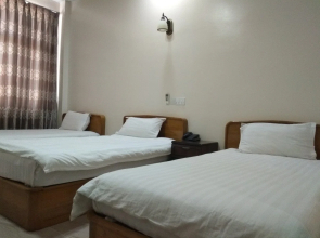 Man Thi Tar Hotel
