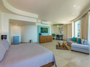 Luxury Beach Frontage Villa With Amazing Views for Rent