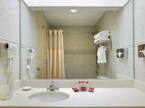 Holiday Inn Newark International Airport by IHG