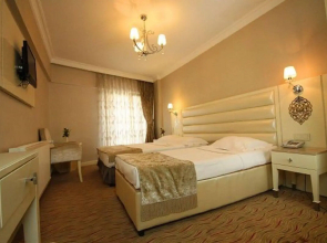 Royce Hotel