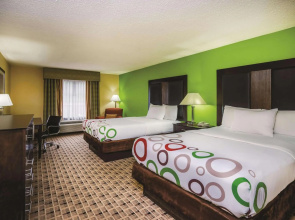 Garner Hotel Glen Burnie BWI Airport Area by IHG
