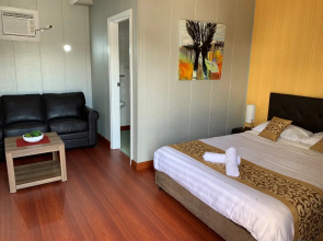 Nowa Nowa Hotel Motel