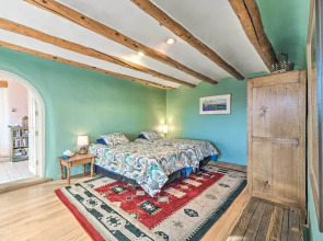 El Prado Home w/ Hot Tub, Panoramic Mtn Views