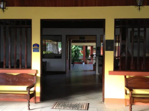 Las Espuelas Hotel