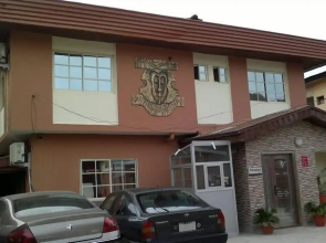Esado Suites and Conference Oregun