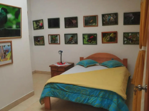 Birdwatchers House y Lodge
