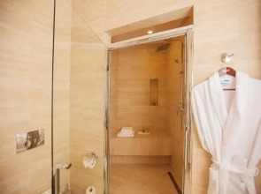 Отель Senator Maidan