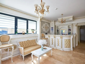 Hotel Adriano