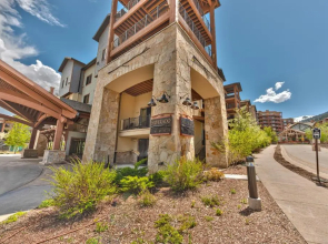 Silverado King Hotel Room by Canyons Village Rentals