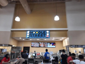 Deluxe King Size Ensuite bed room near the airport