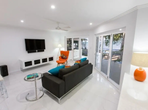 603 On The Beach - Luxury Apartment