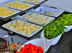 Отель Linda Beach