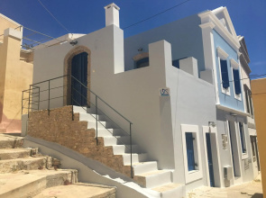 Annika Deluxe Apartments