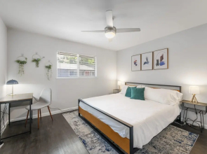 Prime Soco Comfy 2BR King Suite w Pool Parking