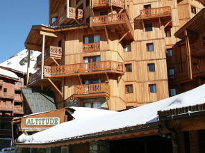 Nice Apartment Near the Center of Val Thorens and Slopes