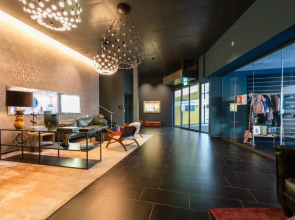 The Guesthouse by the Hey Hotel