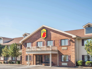 Super 8 by Wyndham Madison IN