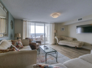 Yacht Club S #1-1001 3 Bedroom Condo by RedAwning