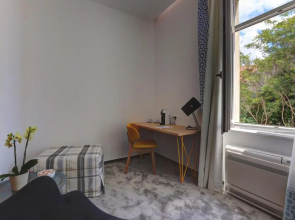 Bed & Atmosphere Rooms