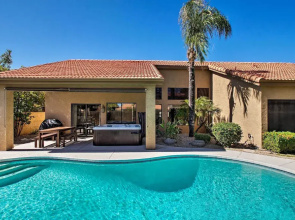 4 Mi to TPC Scottsdale: Family Home w/ Hot Tub!