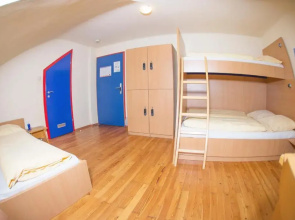 Yoho International Youth Hostel