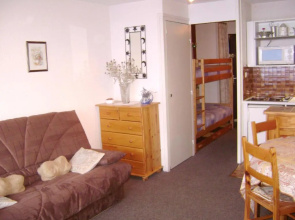 Studio in Montgenèvre, With Wonderful Mountain View, Balcony and Wifi - 400 m From the Slopes