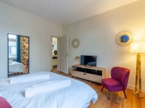 High-end 75m2 Apartment - Place Morny