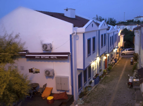 Iola Hotel