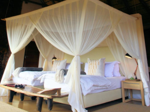 Nambiti Hills Private Game Lodge